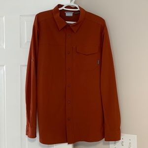 Columbia button down stretchy shirt